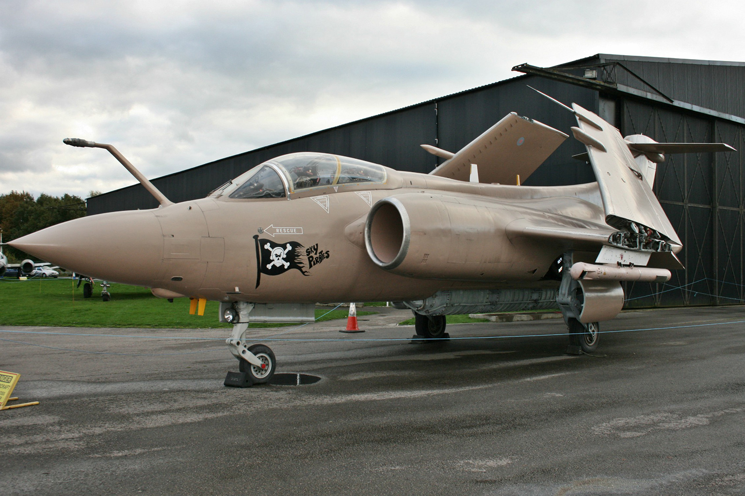 Thunder & Lightnings - Blackburn Buccaneer - Survivor XX901