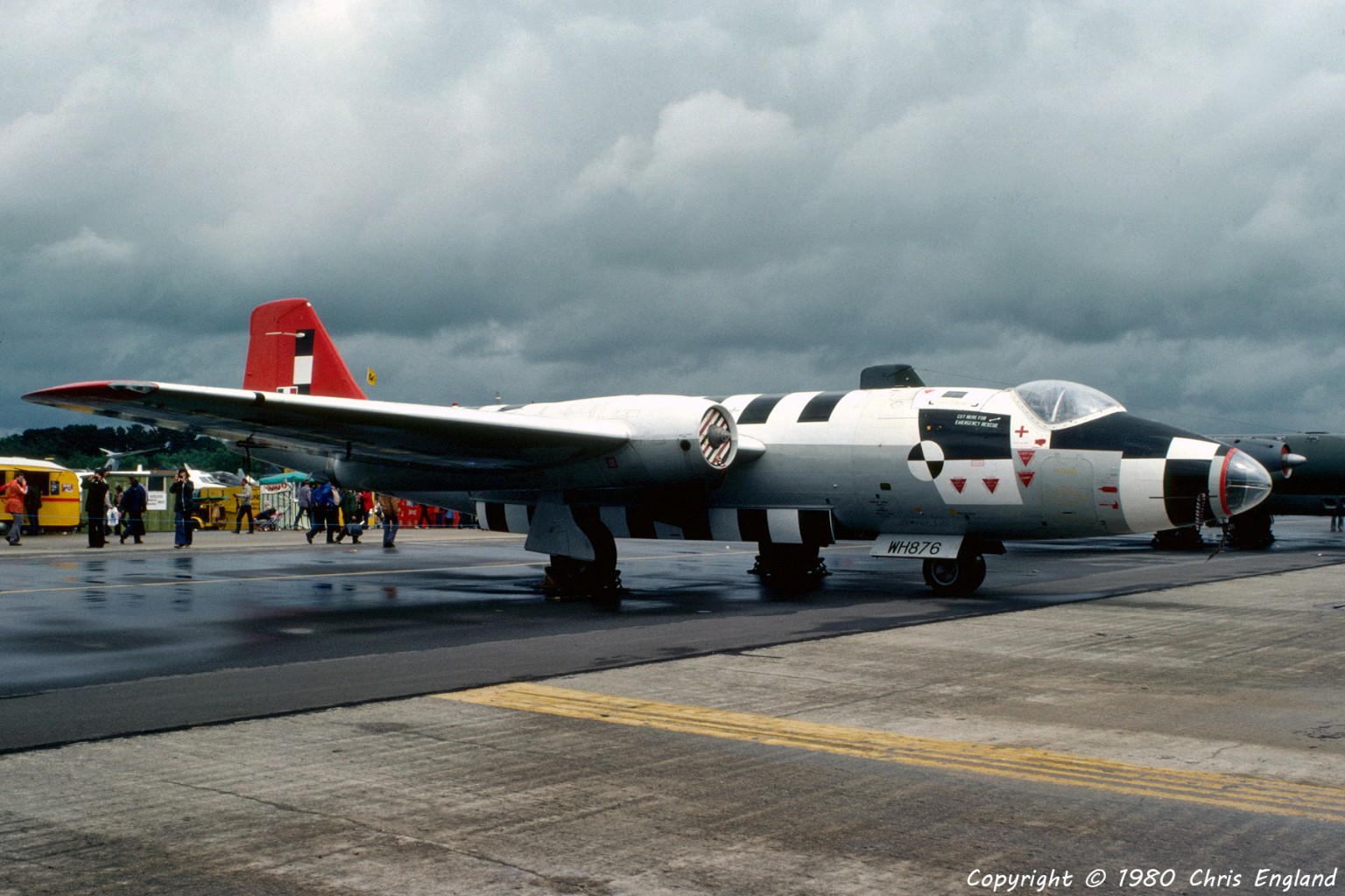 Thunder & Lightnings - English Electric Canberra - Survivor WH876