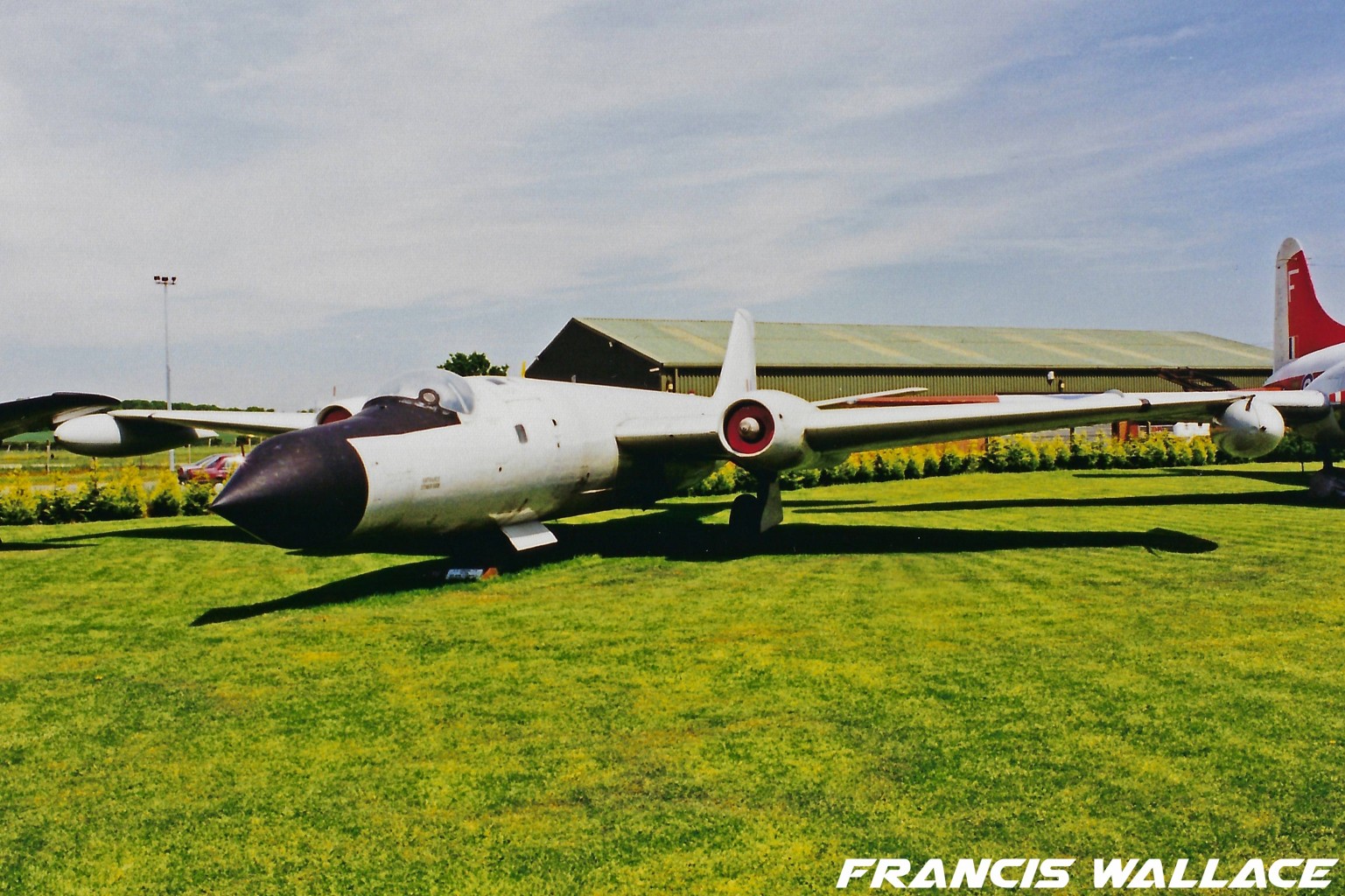 Thunder & Lightnings - English Electric Canberra - Survivor WH904