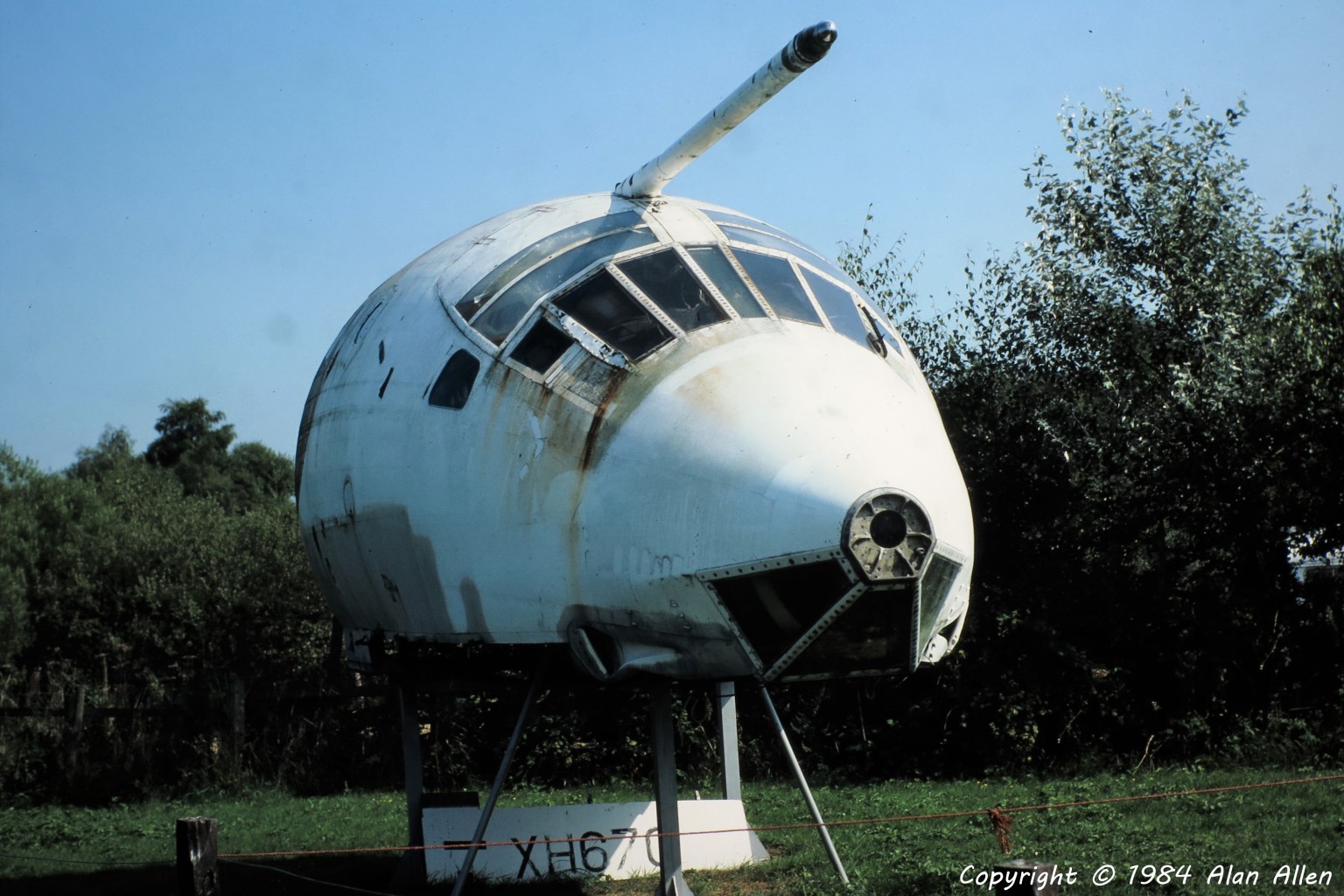 Thunder & Lightnings - Handley Page Victor - Survivor XH670