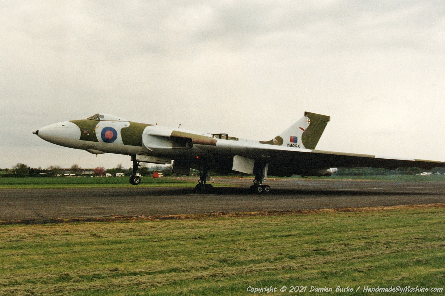 Thunder & Lightnings - Avro Vulcan - Survivor XM655